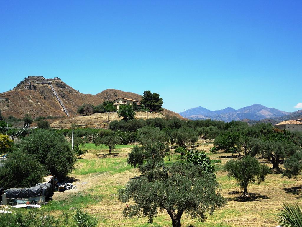 Ciuscia Bed & Breakfast Calatabiano Exterior photo